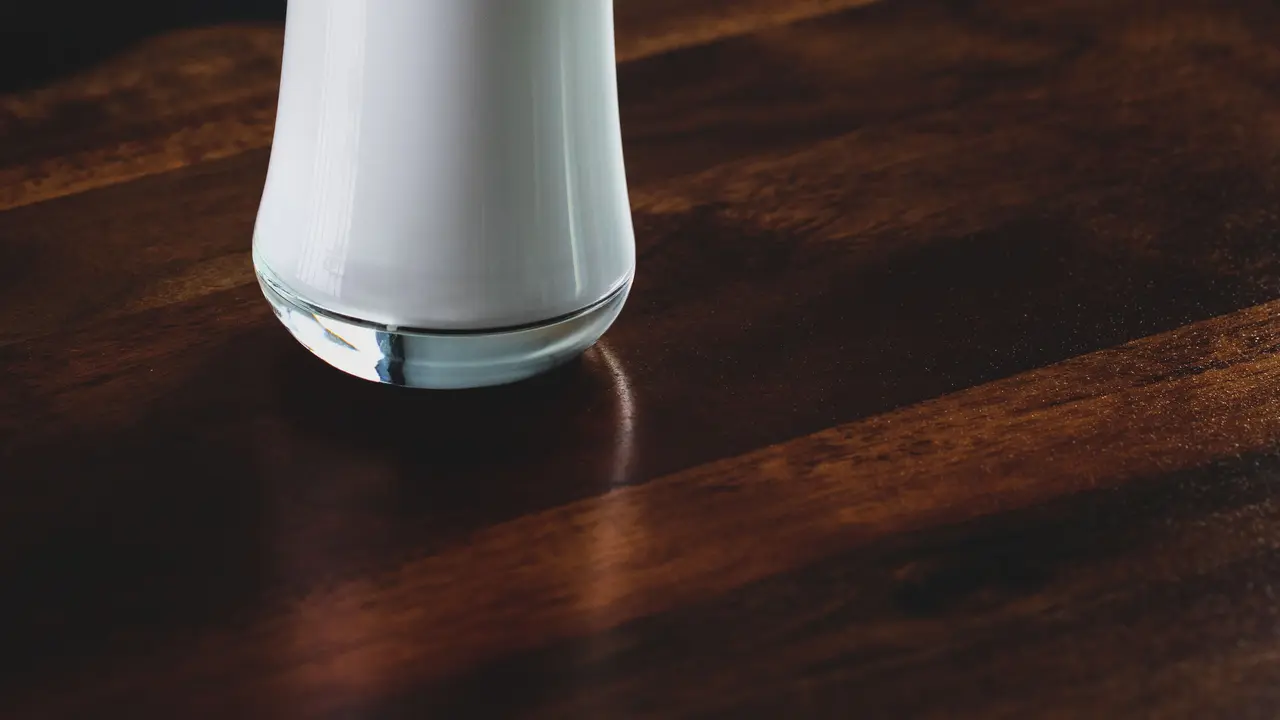 Hari Susu Sedunia: Cegah Stunting dan Anemia dengan Produk Susu (Photo by Eiliv-Sonas Aceron on Unsplash)
