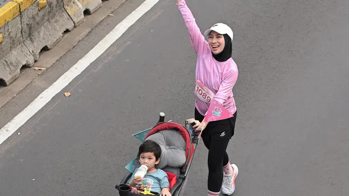 Stroller Mom di Ajang Lari, Manfaat Kalori Terbakar dan Bonding Ibu-Anak dalam Satu Aktivitas