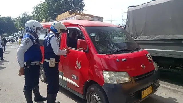 Razia Angkot di Medan