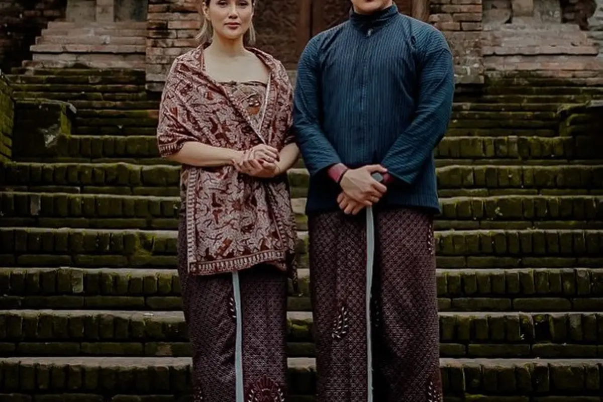 8 Tahun Menikah, Ini 8 Potret Sara Wijayanto dan Demian Aditya yang Selalu Mesra
