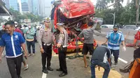 Seorang sopir truk tewas di tempat setelah terlibat kecelakaan antar truk di Jalan Tol Dalam Kota, Kamis (26/9/2024) dinihari (Istimewa)