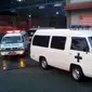 17 Ambulans menuju Pulau Nusakambangan jelang pelaksanaan eksekusi mati. (Liputan6.com/Aris Andrianto)