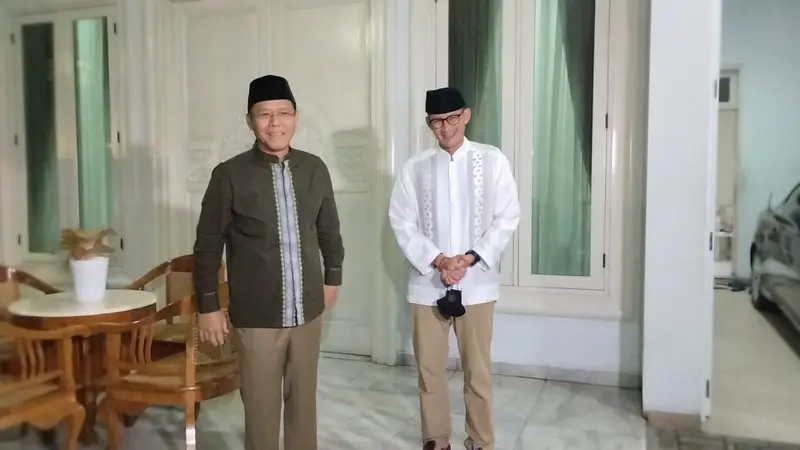 Menteri Pariwisata dan Ekonomi Kreatif (Menparekraf) Sandiaga Uno bertemu  Plt Ketua Umum (Ketum) Partai Persatuan Pembangunan (PPP) Muhamad Mardiono. (Liputan6.com/Sandiaga Uno)