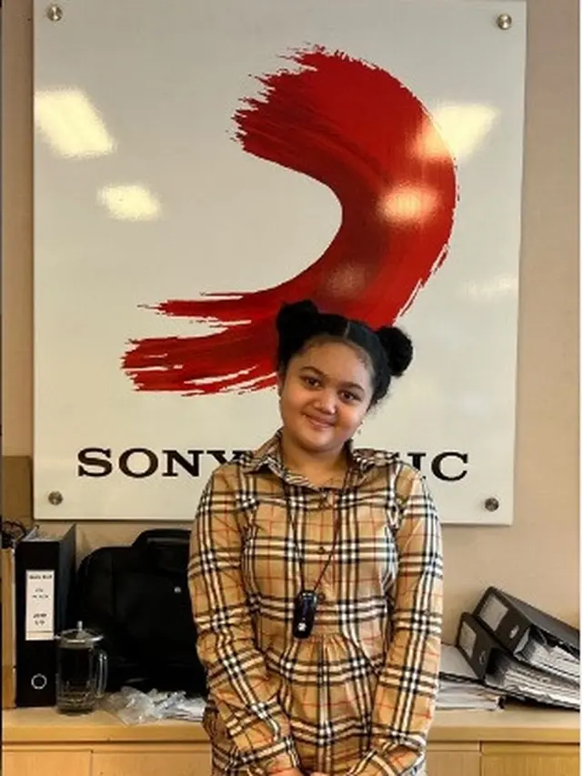 Amora Lemos, putri Krisdayanti kini bergabung dengan label musik terkenal (Foto: Instagram @amora_lemos05 @krisdayantilemos)