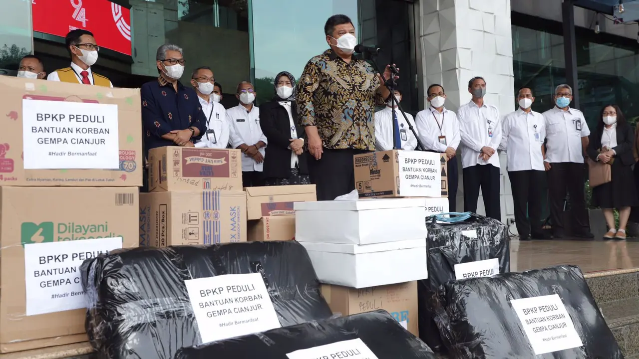 BPKP kirim 3.261 paket bantuan untuk korban gempa Cianjur. Pelepasan tim dilakukan oleh Kepala BPKP Muhammad Yusuf Ateh. (Dok BPKP)