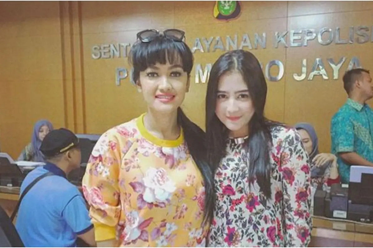 Julia Perez dan Prilly Latuconsina