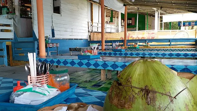 Warung Seafood Bu Yanto Pantai Menganti (GMaps/ adithelionheart adi)