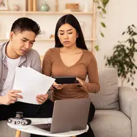 ilustrasi keuangan pasangan/copyright by Prostock-studio (Shutterstock)