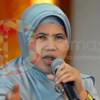 Para netizen menirukan gerak bibir Mamah Dedeh melalui aplikasi Dubsmash.