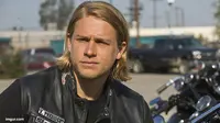 Fans 50 Shades of Grey Turunkan Charlie Hunnam dari Peran Utama?