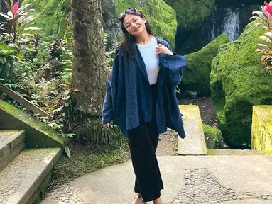 Dalam akun Instagram pribadinya, Amel Carla terbilang aktif mengunggah berbagai kegiatan. Bahkan, momen saat dirinya liburan pun tak luput dari perhatian. (Liputan6.com/IG/@amelcarla)