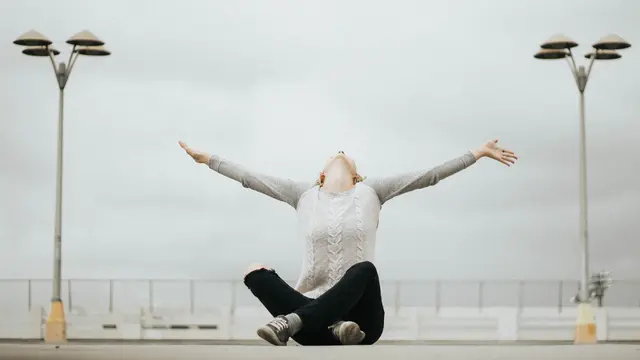 [Bintang] Pintar Akting, 5 Shio Ini Nggak Pernah Terlihat Sedih