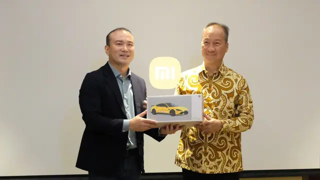 Menperin Agus Gumiwang Kartasasmita melakukan pertemuan bilateral dengan Associate Government Affairs Director Xiaomi Communications Co., Ltd., Jon Dove di Shanghai, China, Jumat, (10/10/2025). (Foto: Kemenperin)