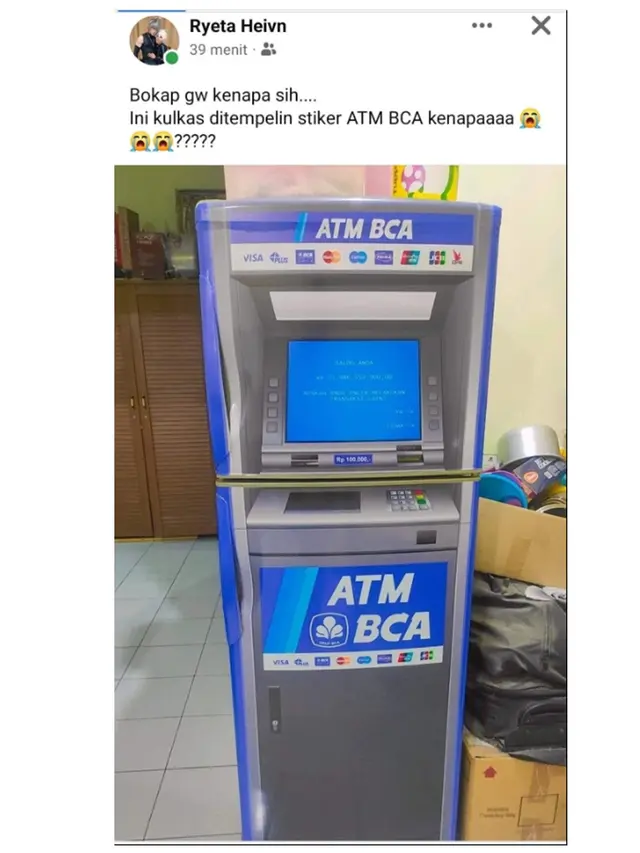 6 Potret Kulkas Ditempeli Stiker ATM Ini Bikin Orang Rumah Jadi Terkecoh