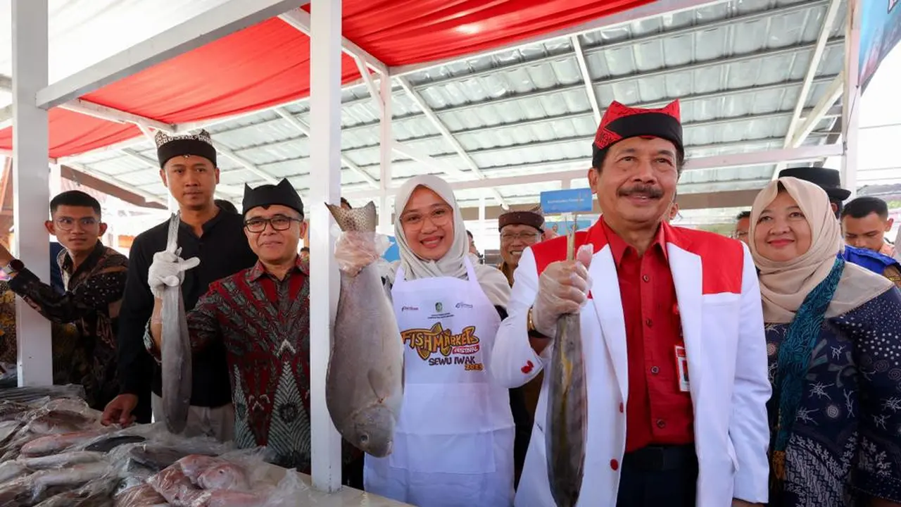 Banyuwangi Fish Market Festival yang dipusatkan di kawasan Kampung Mandar. (Hermawan/Liputan6.com)