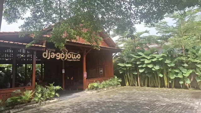 Rekomendasi Tempat Makan Enak Dekat Menara Teratai Purwokerto