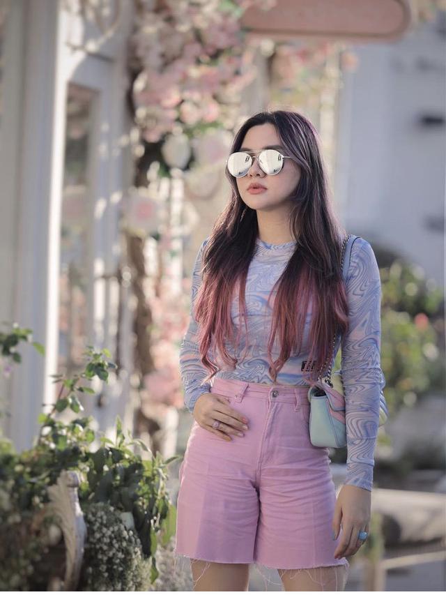 Gaya Vicky Shu saat Berada di Los Angeles