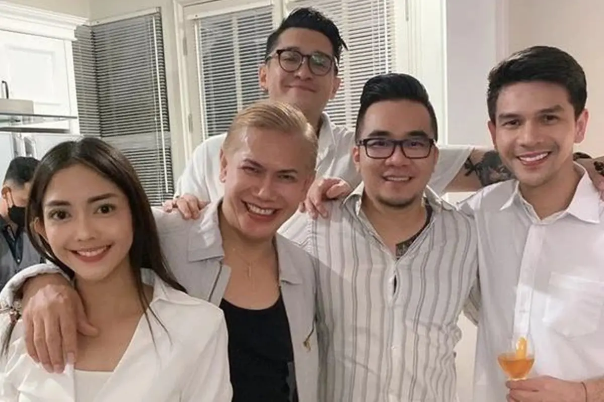 Potret Ririn Dwi Ariyanti Ikut Pesta Sambut Natal di Rumah Jonathan Frizzy