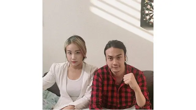 6 Potret Dimaz Andrean dan Istri yang Jarang Tersorot, Selalu Kompak dan Mesra