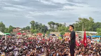 Kaesang Pangarep menggelar kampanye akbar di Lapangan Ringinrejo, Kabupaten Kediri, Jawa Timur, Selasa (23/1/2024). (Liputan6.com/ Lizsa Egeham)