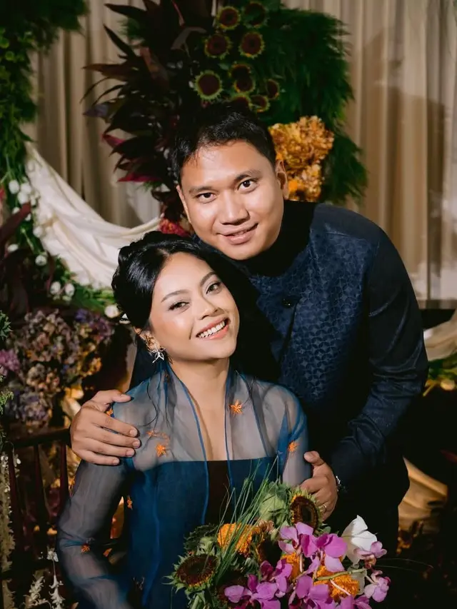 Sakina Tama, Putri Kedua Wishnutama yang Baru Saja Tunangan pakai kebaya modern. [@sakinatama]