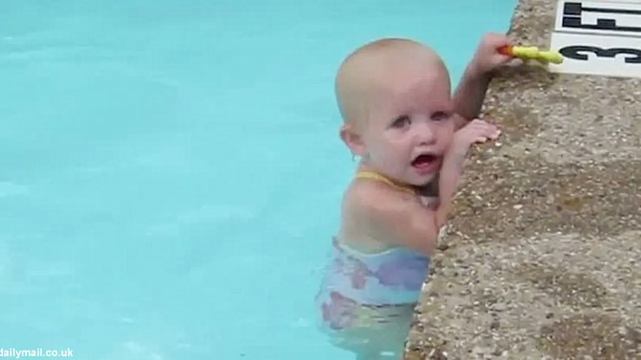 bayi-berenang130702a.jpg