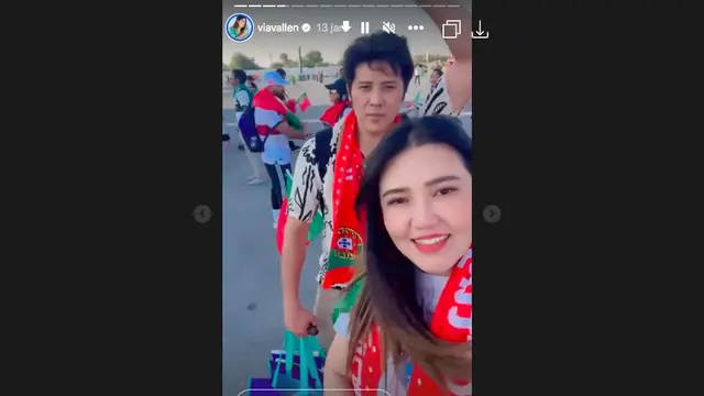 Via Vallen dan Suami Rela Antre Sejak Stadion Belum Dibuka Demi Nonton Cristiano Ronaldo Cs di Piala Dunia 2022. (instagram.com/viavallen)