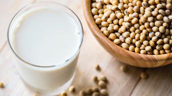 Alasan Minum Susu Berbasis Nabati Bisa Buat Bumi Lebih Baik