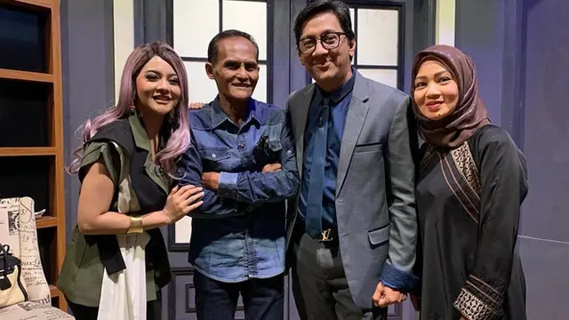 Jarang Tersorot, Ini 5 Potret Ibu Jenita Janet yang Awet Muda