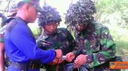 Citizen6, Surabaya: Sedikitnya 17 siswa Diktukba Banpur Angkatan ke - 41 kodikmar Kobangdikal mengikuti Latihan Praktek (Lattek) Zeni, Komunikasi dan Angkutan Pembekalan dan Peralatan (ABP) baik dalam Operasi Amfibi maupun Operasi Darat. (Pengirim: Penkob