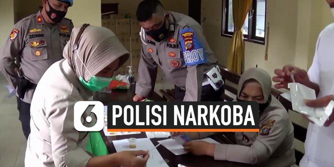 VIDEO: Polrestabes Medan Mendadak Tes Urine Anggotanya. Satu Polisi Posirif Narkoba
