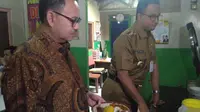 Ketika Anies Baswedan Makan Bareng Sudirman Said di Warteg