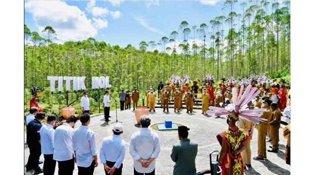 8 Potret Jokowi dan Para Menteri Kemah di Titik 0 Km IKN, Gunakan Tenda Sederhana