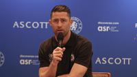 Gary Cahill hadir dalam The Famous CFC Goes to Jakarta di Ascott Jakarta, Jumat (29/11/2025). (Bola.com/Abdul Aziz).
