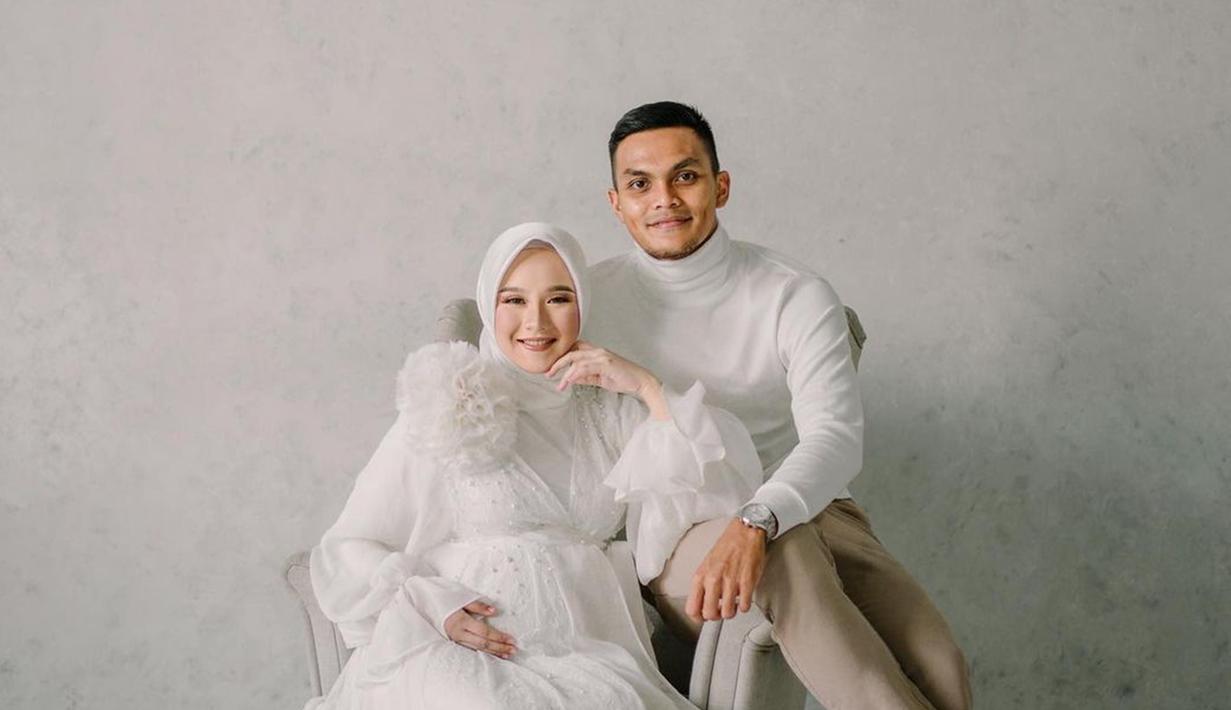 Rachmat Irianto atau akrab disapa Rian adalah pemain sepak bola yang bermain untuk klub Persebaya Surabaya dan pernah bergabung dalam Indonesia U-19 sebagai Bek.(Liputan6.com/IG/@rachmatirianto)