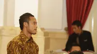 Kapten Persib Bandung, Atep menghadiri jamuan makan malam bersama Presiden Joko Widodo di Istana Negara, Jakarta, Senin (19/10/2015). (Bola.com/Vitalis Yogi Trisna)