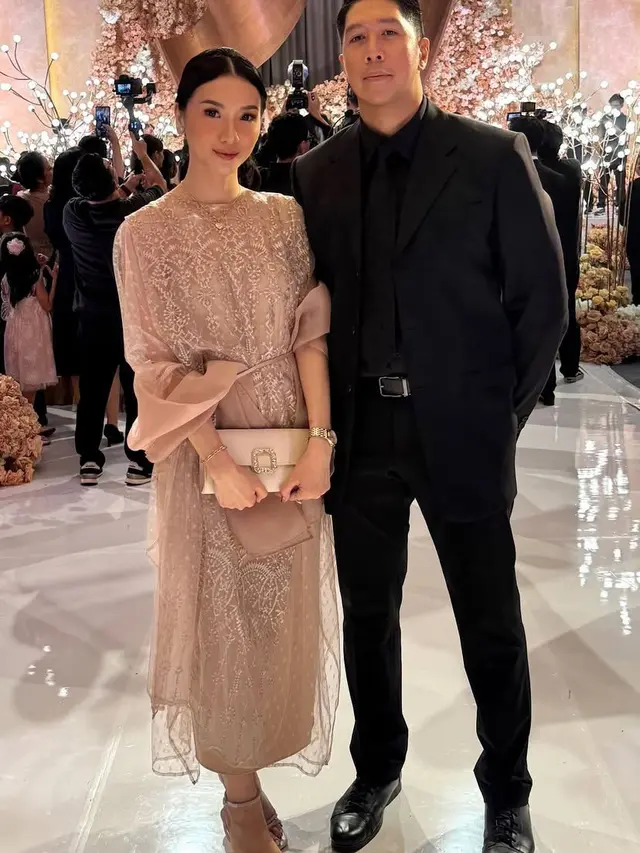 Tampilan ex Member Girlband Princess Jadi Bridesmaid di Pernikahan Elma Agustin.