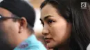 Artis Atiqah Hasiholan yang juga anak Ratna Sarumpaet saat mengikuti jalannya sidang dakwaan perdana atas kasus penyebaran berita hoaks di PN Jakarta Selatan, Kamis (29/2). Agenda sidang pembacaan dakwaan dari JPU. (Liputan6.com/Herman Zakharia)