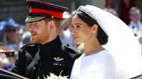Meghan Markle tampil memukau dengan penampilannya saat menikah dengan Pangeran Harry, 19 Mei 2018 (AP Photo)
