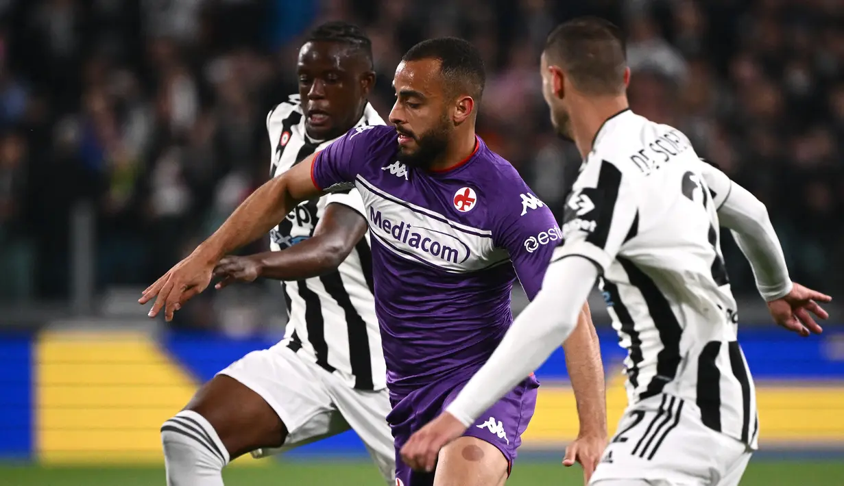 <p>Arthur Cabral baru saja merapat ke Fiorentina pada bursa transfer januari 2022 untuk menggantikan peran Dusan Vlahovic. Ia didatangkan dengan harga 14 juta dari FC Basel karena performa apiknya pada musim ini. Pemuda 24 tahun tersebut berhasil mencetak 14 gol dan 4 assist dalam 18 penampilannya di Liga Swiss. Namun, ketika di Viorentina, ia masih butuh melakukan penyesuaian. (AFP/Marco Bertorello)</p>