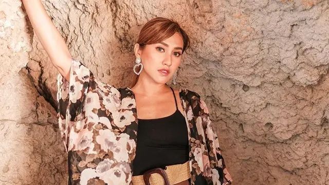 Sudah Jarang Muncul di Layar Kaca, Begini Potret Terbaru Louise Anastasya
