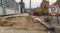 Salah satu sudut trotoar Jalan Raya Margonda yang akan dilakukan penataan dari DPUPR Kota Depok. (Liputan6.com/Dicky Agung Prihanto)