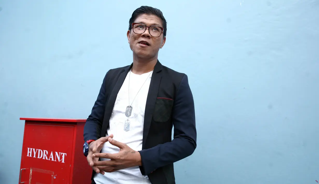"Sekarang masih senang temenan saja sambil cari yang pas. Soalnya masih trauma," kata Andika di kawasan Kapten Tendean, Jakarta Selatan, Jumat (29/12/2017). (Nurwahyunan/Bintang.com)