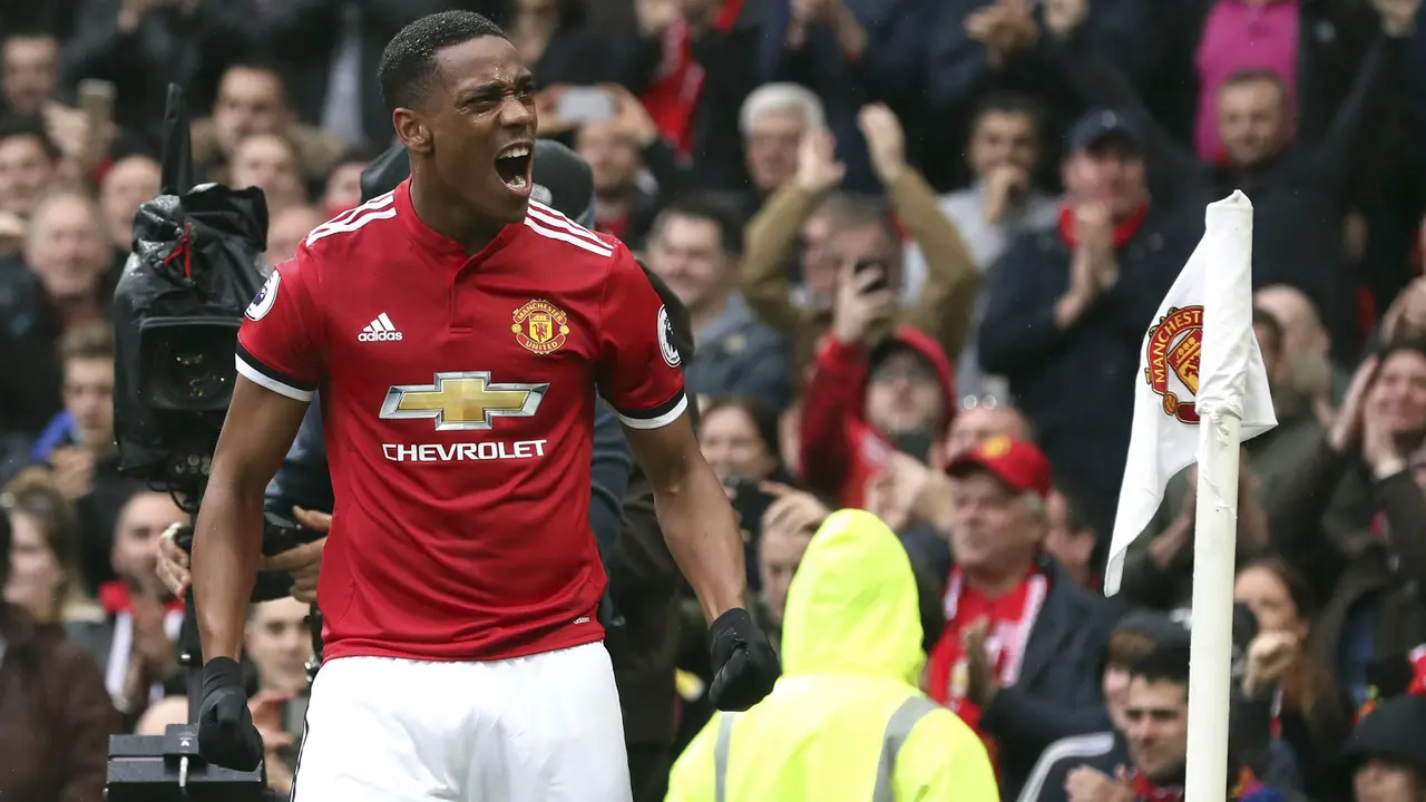 FOTO: Anthony Martial Antar MU Bungkam Tottenham