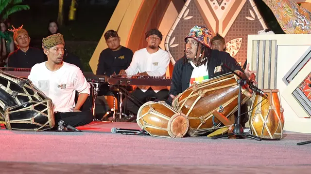 Ega Robot Ethnic Percussion
