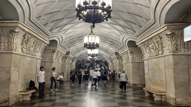 Stasiun metro Prospekt Mira di Moskow, Rusia.