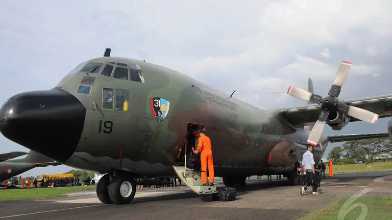 Suasana Pencarian AirAsia dari Atas Hercules