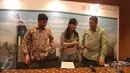 (ki-ka) Direktur Bisnis BNI Asset Management (BNI-AM) Isbono M.I. Putra, Presiden Direktur BNI-AM Reita Farianti, dan Head of Investment Team BNI-AM Hanif Mantiq dalam acara Press Conference di Jakarta (3/2).  (Liputan6.com/Angga Yuniar) 
