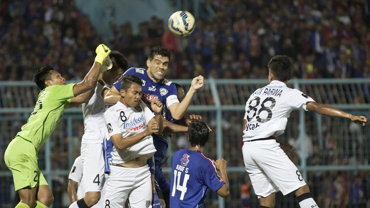 Arema Cronus vs Bali United Pusam