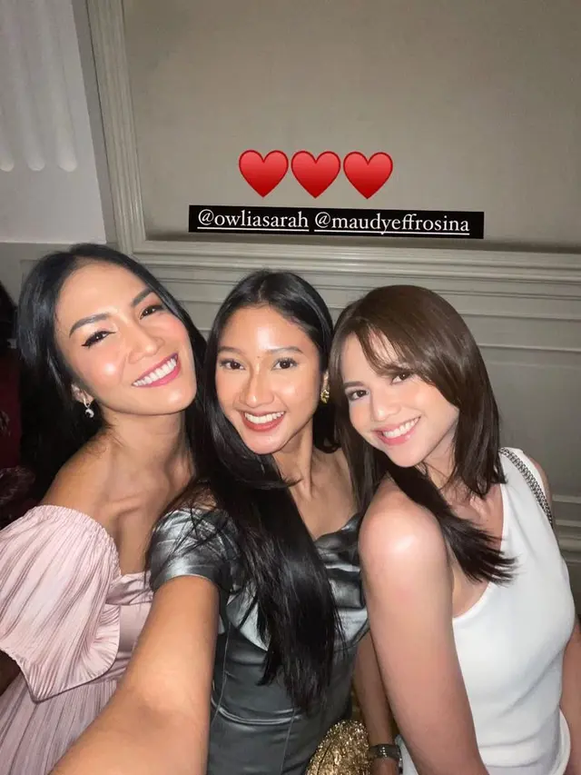 8 Potret Seleb Hadiri Pernikahan Adinda Thomas, Jennifer Dunn Tampil Manglingi